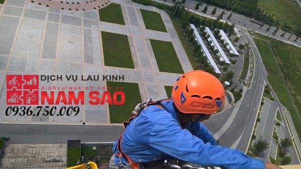  Dịch Vụ Lau Kính Chuyên Nghiệp Tại TP Hồ Chí Minh