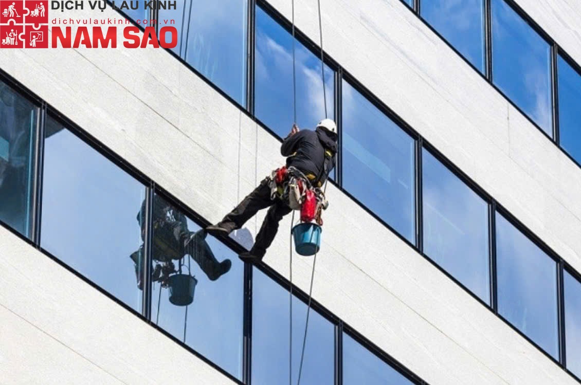 Nghệ Thuật Lau Kính Thời Hiện Đại