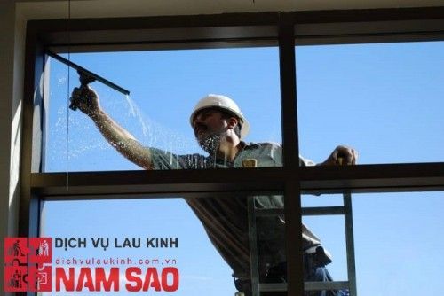 Dịch Vụ Vệ Sinh Cửa Kính Giá Rẻ Chuyên Nghiệp Ở Đồng Nai