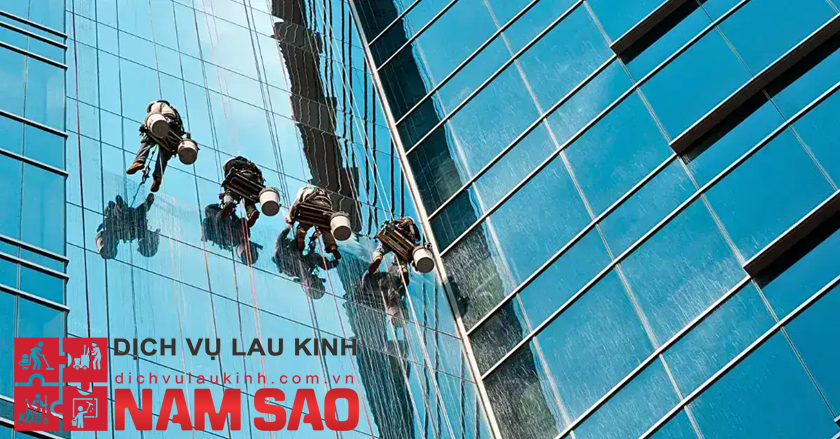 Lau Kính Cao Tầng – Càng Cao Càng Dễ Bị Ô Nhiễm, Bạn Có Biết?