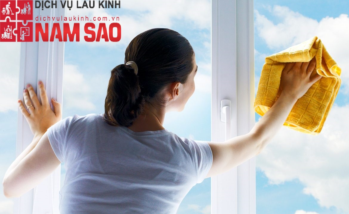 Không gian nhà cửa sáng sủa với dịch vụ vệ sinh kính chuyên nghiệp Năm Sao 