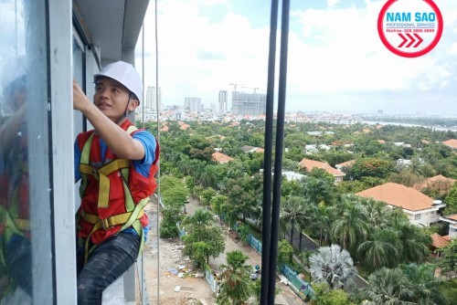 Lau Kính Bình Dương, Khi Làm Sạch Không Chỉ Là Một Công Việc